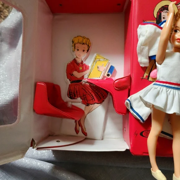 VTG IDEAL PEPPER DOLL + STUDENT DOLL CASE ACCESSORIES